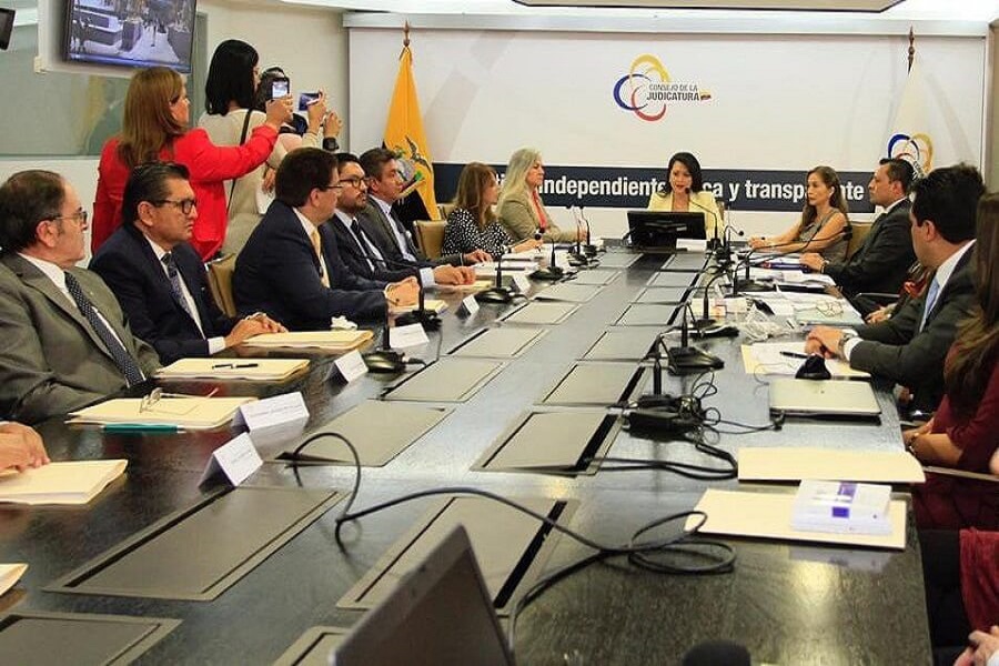 miembros comité de expertos
