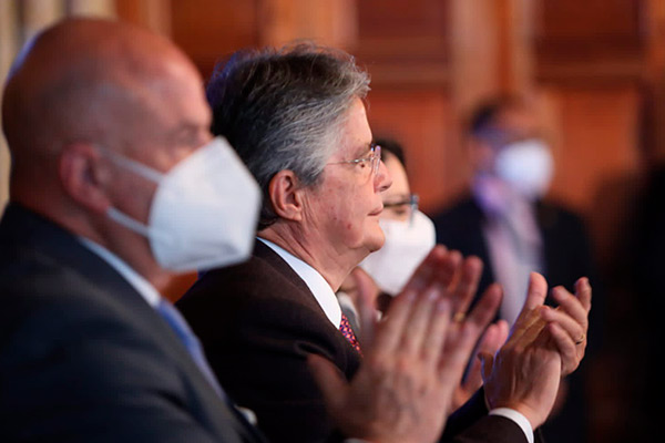 gobierno presentó el plan Fénix