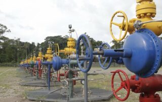 más petróleo